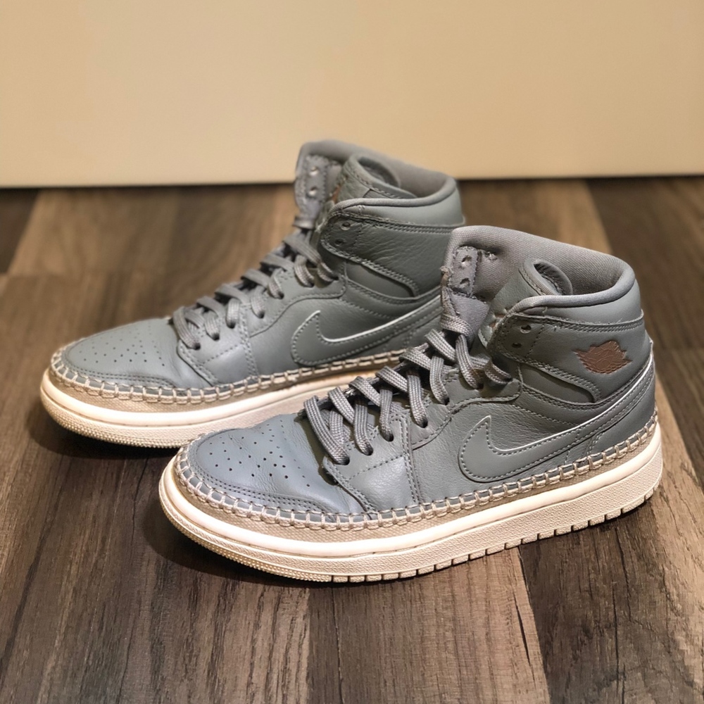 Nike Air Jordan 1 Retro High Sneaker, Womens 5.5 - Picture 6 of 7